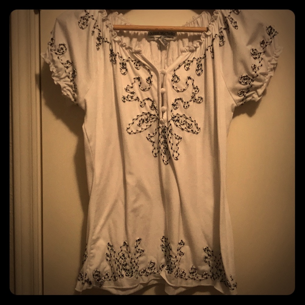 White Lauren Michelle peasant top.